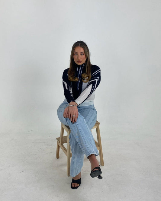 LONG SLEEVE PLEATED TOP - BLACK AND WHITE